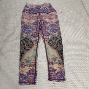 Evolution and Creation Multicolor Patterned women leggings
Size S
Yoga pants